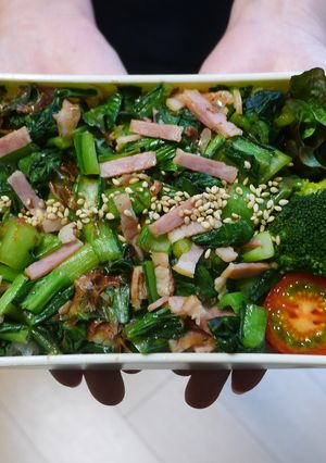 小松菜とベーコンのおかか醤油和え丼弁当-レシピのメイン写真