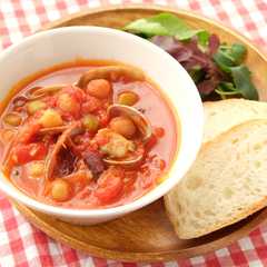 A picture of 〈くらし薬膳〉あさりと豆のトマトスープ.