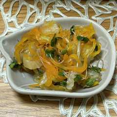รูปของ 白菜と人参の酢醤油和え