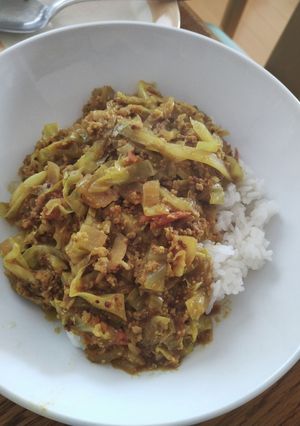 カレー粉とマスタードで作るキャベツカレー-レシピのメイン写真