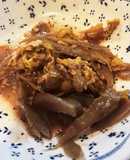 牛肉とごぼう(ささがき)を卵でとじたやつ