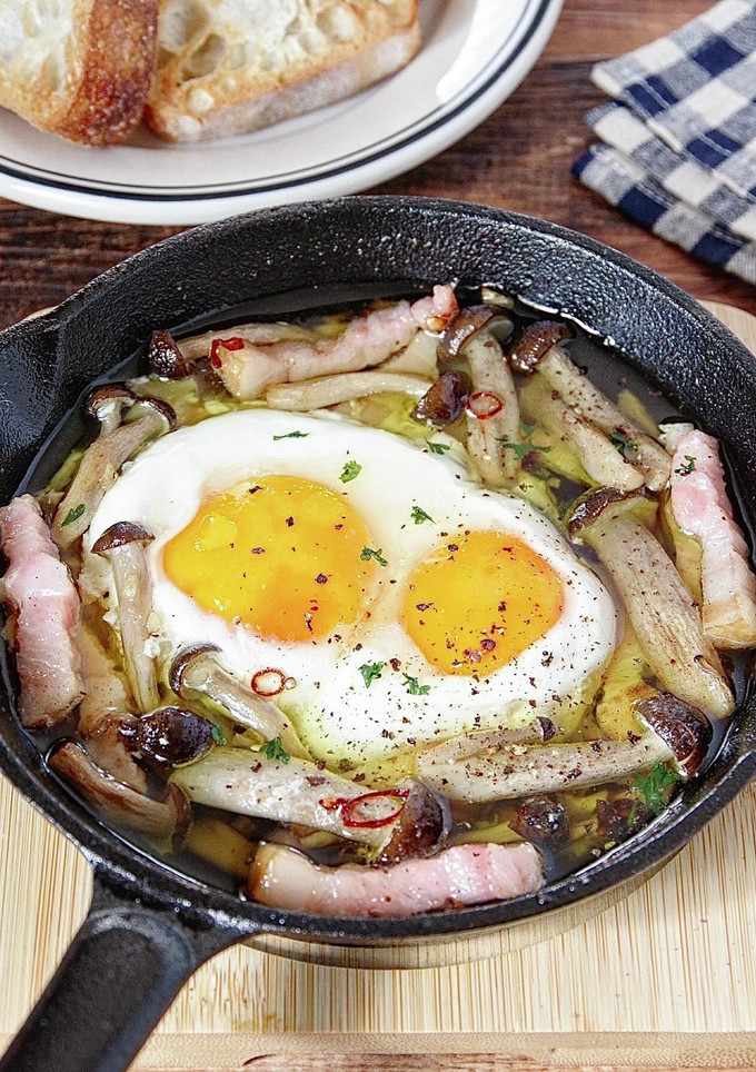 ☆簡単☆目玉焼きアヒージョ-レシピのメイン写真