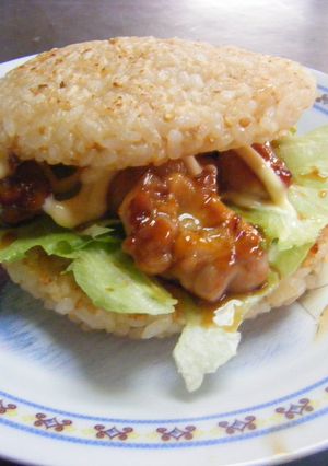 簡単！ライスバーガー♡てりやきチキン♪-レシピのメイン写真