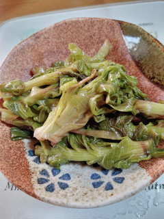 フキノトウの茎を煮浸しに。苦味があり旨い-レシピのメイン写真