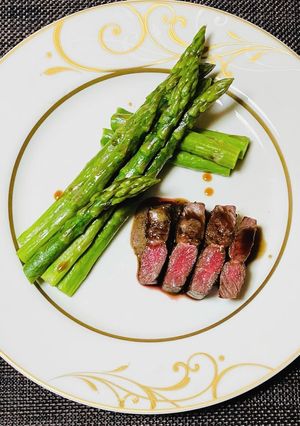 アスパラの油菜とイチボのステーキ-レシピのメイン写真