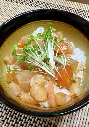 余ったお刺身でバラ海鮮丼-レシピのメイン写真