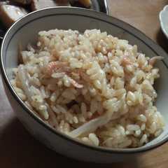 รูปของ 炒飯の素で！簡単☆中華風炊き込みご飯