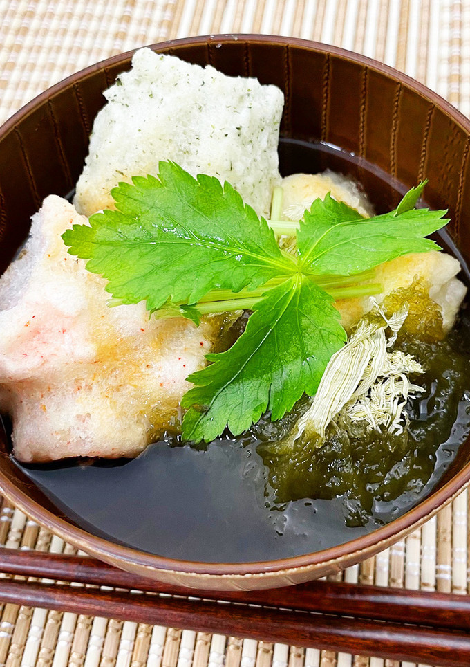 とろろ昆布と『かるかるおかき』のお吸い物-レシピのメイン写真