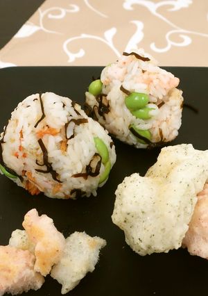 『かるかるおかき』で春のサクサクおにぎり-レシピのメイン写真