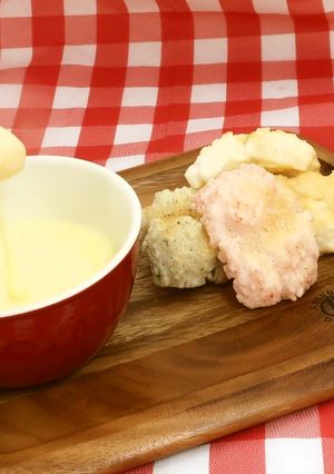 『かるかるおかき』でチーズフォンデュ-レシピのメイン写真