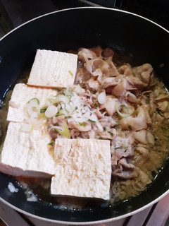 簡単★めんつゆで肉豆腐と〆にうどん-レシピのメイン写真