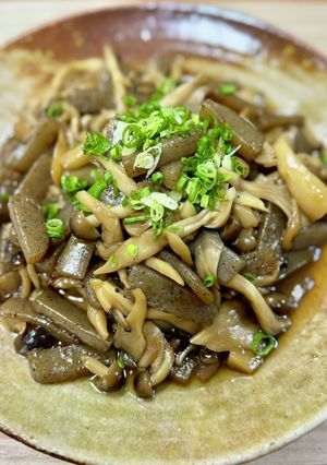 たっぷりキノコとこんにゃくの甘辛煮-レシピのメイン写真