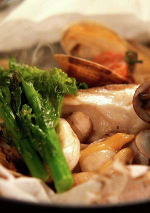 アサリと鯛の包み蒸し【食遺産】-レシピのメイン写真