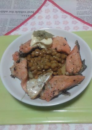 銀鮭のアラの焼き鮭＋納豆のタパス-レシピのメイン写真