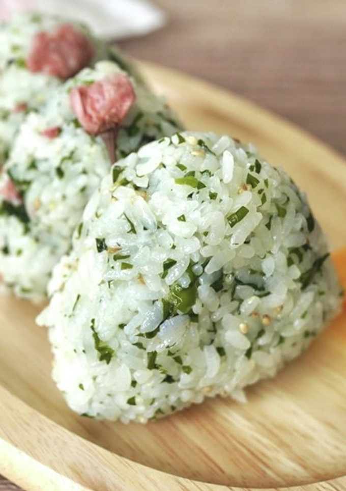 おかわり必至！わが家の給食風わかめご飯-レシピのメイン写真