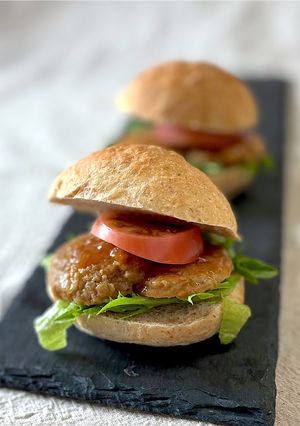 お弁当用の冷凍ハンバーグで♪ハンバーガー-レシピのメイン写真
