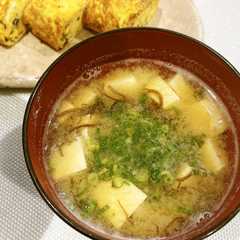 A picture of いれるだけヘルシー♪もずくの味噌汁.