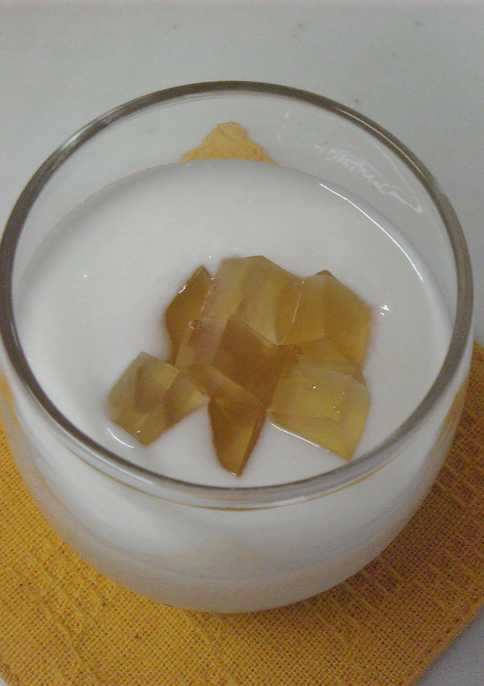 ヨーグルトのはちみつ寒天添え。-レシピのメイン写真