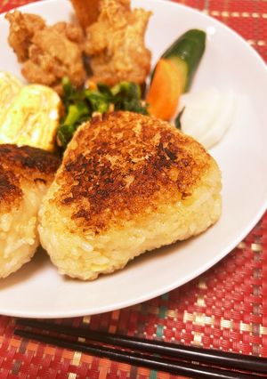 簡単！フライパンでネギ味噌焼きおにぎり！-レシピのメイン写真