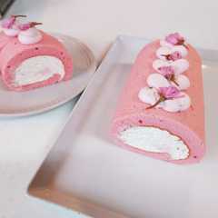 รูปของ 米粉のさくらシフォンロールケーキ