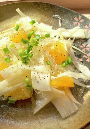 ウドと甘夏のサラダ〜白味噌ドレッシング〜-レシピのメイン写真