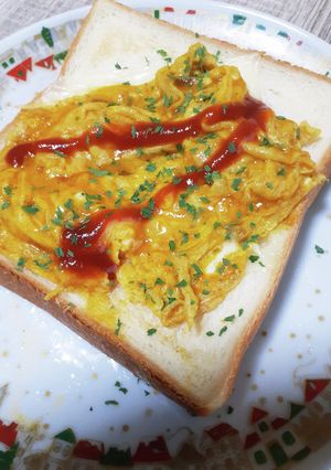 カレースクランブルのせチーズトースト-レシピのメイン写真