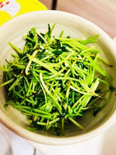 豆苗の塩ニンニク炒め-レシピのメイン写真