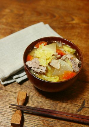 豚肉と大根と人参と白菜のごま味噌スープ-レシピのメイン写真