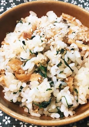 セリと油あげの　ワンパン混ぜごはん-レシピのメイン写真