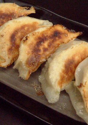 カリッ！モチッ！皮から肉餃子☆-レシピのメイン写真