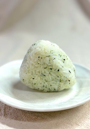 ごま油香る！しげき感激！わさびおにぎり-レシピのメイン写真