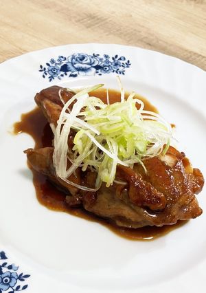 鶏もも肉の照り焼き　ごま薫る白髪ネギ-レシピのメイン写真