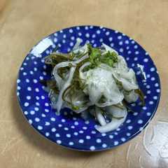 รูปของ 新玉ねぎとパセリの甘酢漬け