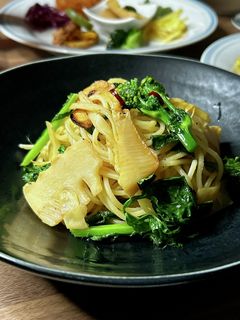 簡単おいしい!筍と菜の花のぺぺロンチーノ-レシピのメイン写真
