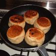 フライパンで焼くシナモンロール
