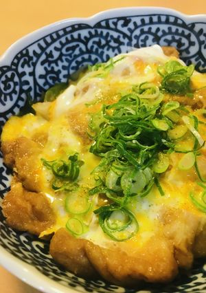 コスパ重視●薄揚げ＆長ネギのきつね玉子丼-レシピのメイン写真