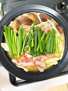 豚肉とキャベツのニンニク味噌鍋-レシピのメイン写真