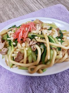 チンゲン菜と少しの肉で焼うどん-レシピのメイン写真