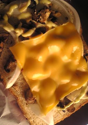 しめじと玉葱のチーズトースト-レシピのメイン写真