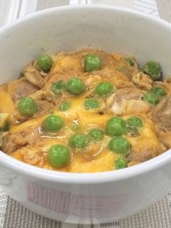 グリーンピースの卵とじ丼-レシピのメイン写真