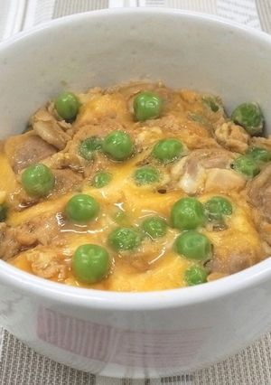 グリーンピースの卵とじ丼-レシピのメイン写真