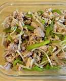 もやしたっぷり！本格的な青椒肉絲