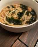 ワカメと油揚げの煮込みうどん