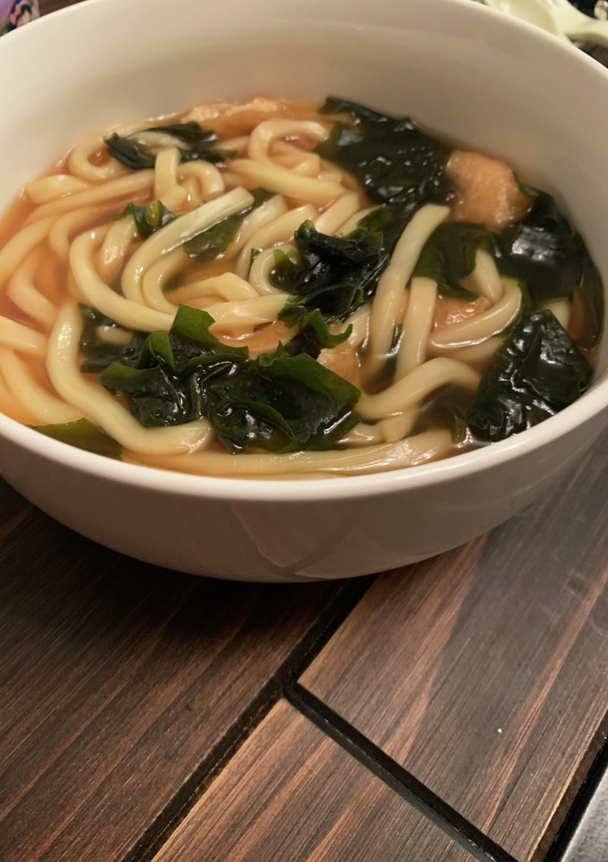ワカメと油揚げの煮込みうどん-レシピのメイン写真
