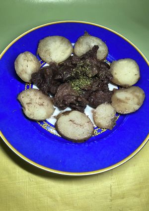 牛肉とじゃがいもの赤ワイン煮込み-レシピのメイン写真