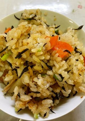 缶づめで炊き込みご飯-レシピのメイン写真