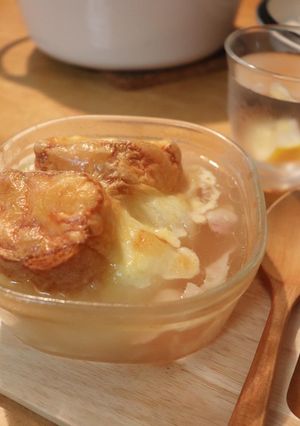 新玉ねぎの丸ごとオニオングラタンスープ-レシピのメイン写真