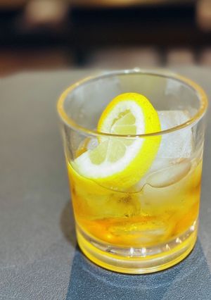 梅酒ロックにレモン。-レシピのメイン写真