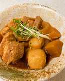 大根と里芋と一緒に煮た♪豚バラ角煮
