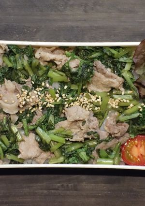 電子レンジで簡単★春菊と豚肉の丼弁当-レシピのメイン写真